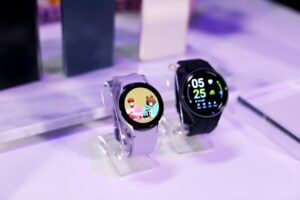 Read more about the article Samsung Galaxy Watch 6 Unveiled: Reviving the Iconic Spinning Bezel