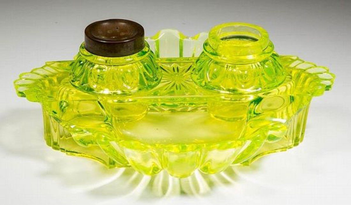 You are currently viewing Is Vaseline Glass Valuable & Safe? What You Should Know