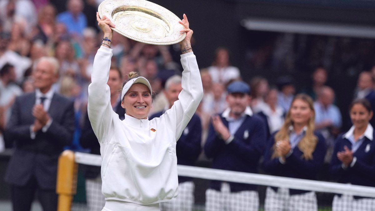 You are currently viewing Unstoppable Vondrousova Makes History with Wimbledon Grand Slam Win