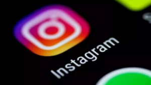 Read more about the article Revolutionizing Story Interaction: Instagram Explores Group-Tagging with Single Mentions