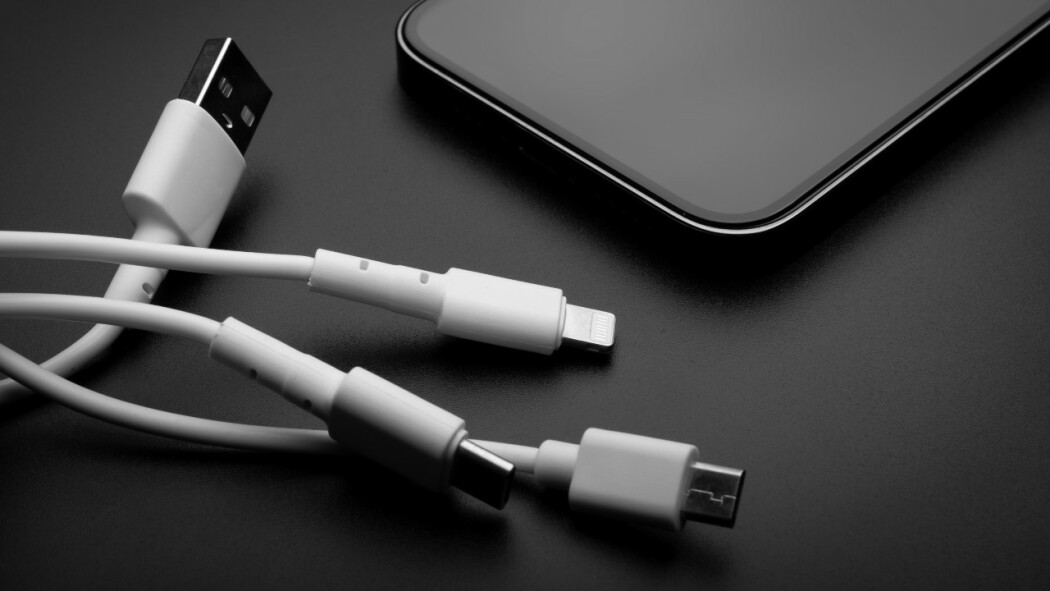 Read more about the article iPhone 14 Revamp: Embrace Lightning to USB-C Transition